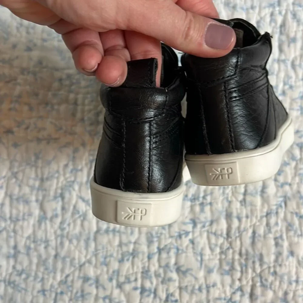 Freshly picked toddler 5 black‎ high top sneakers